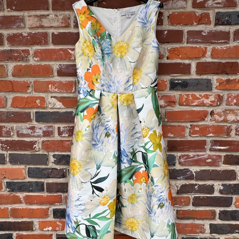 Kay Unger Elegant Cream Floral Dress Size 8